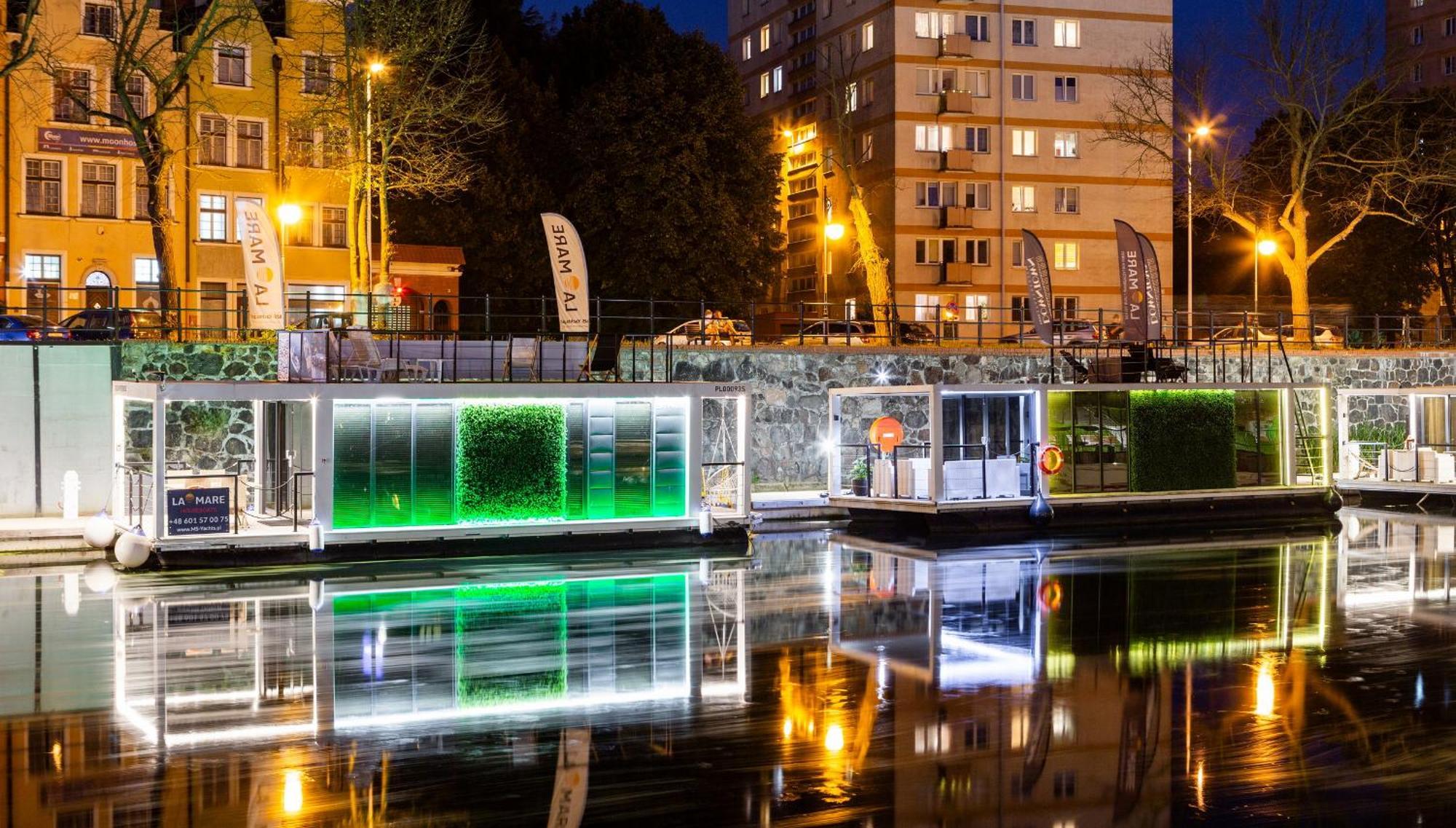 Domy Na Wodzie - La Mare Motlava Houseboats With Sauna By Downtown Apartments Gdansk Bagian luar foto