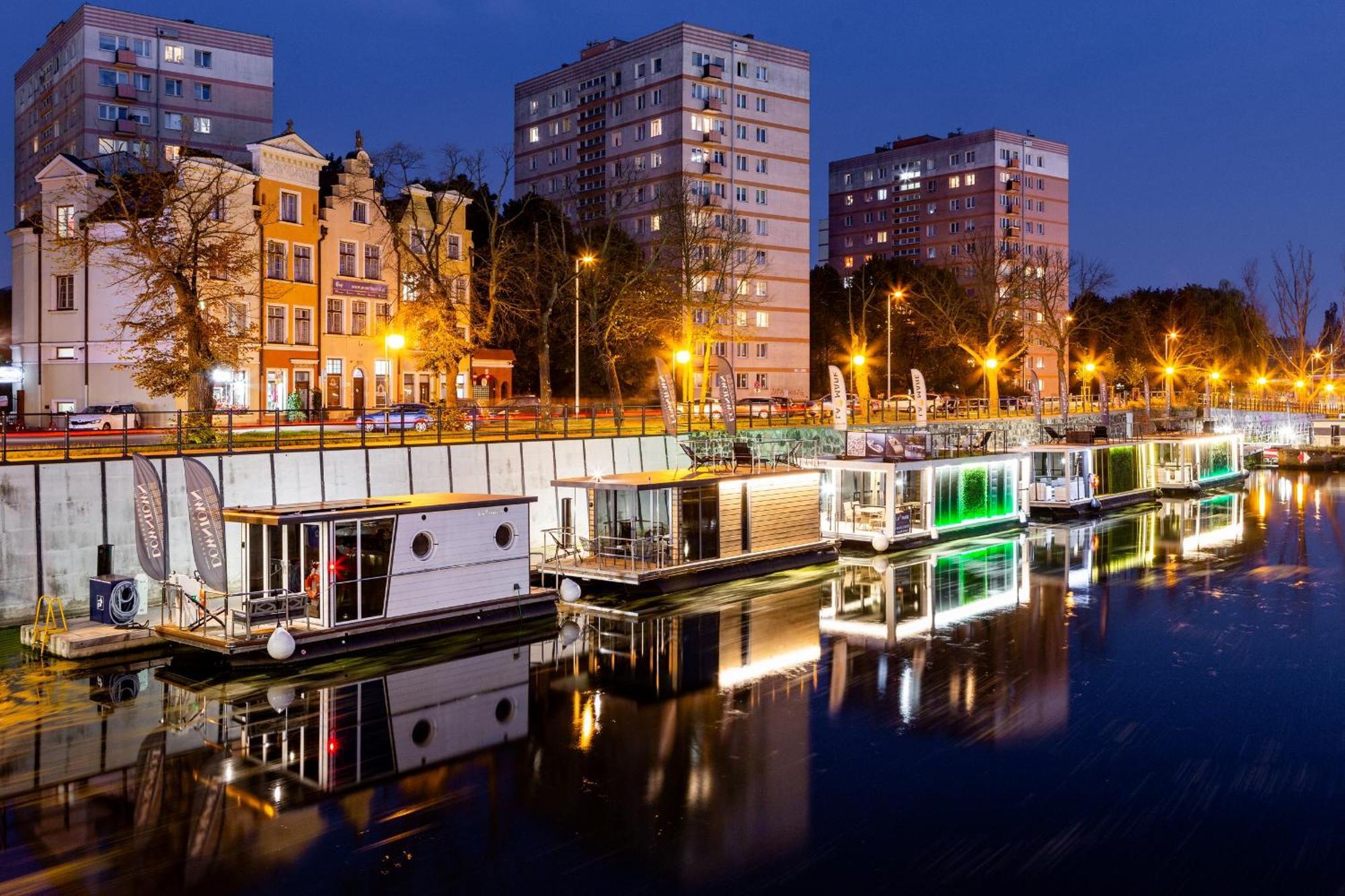 Domy Na Wodzie - La Mare Motlava Houseboats With Sauna By Downtown Apartments Gdansk Bagian luar foto