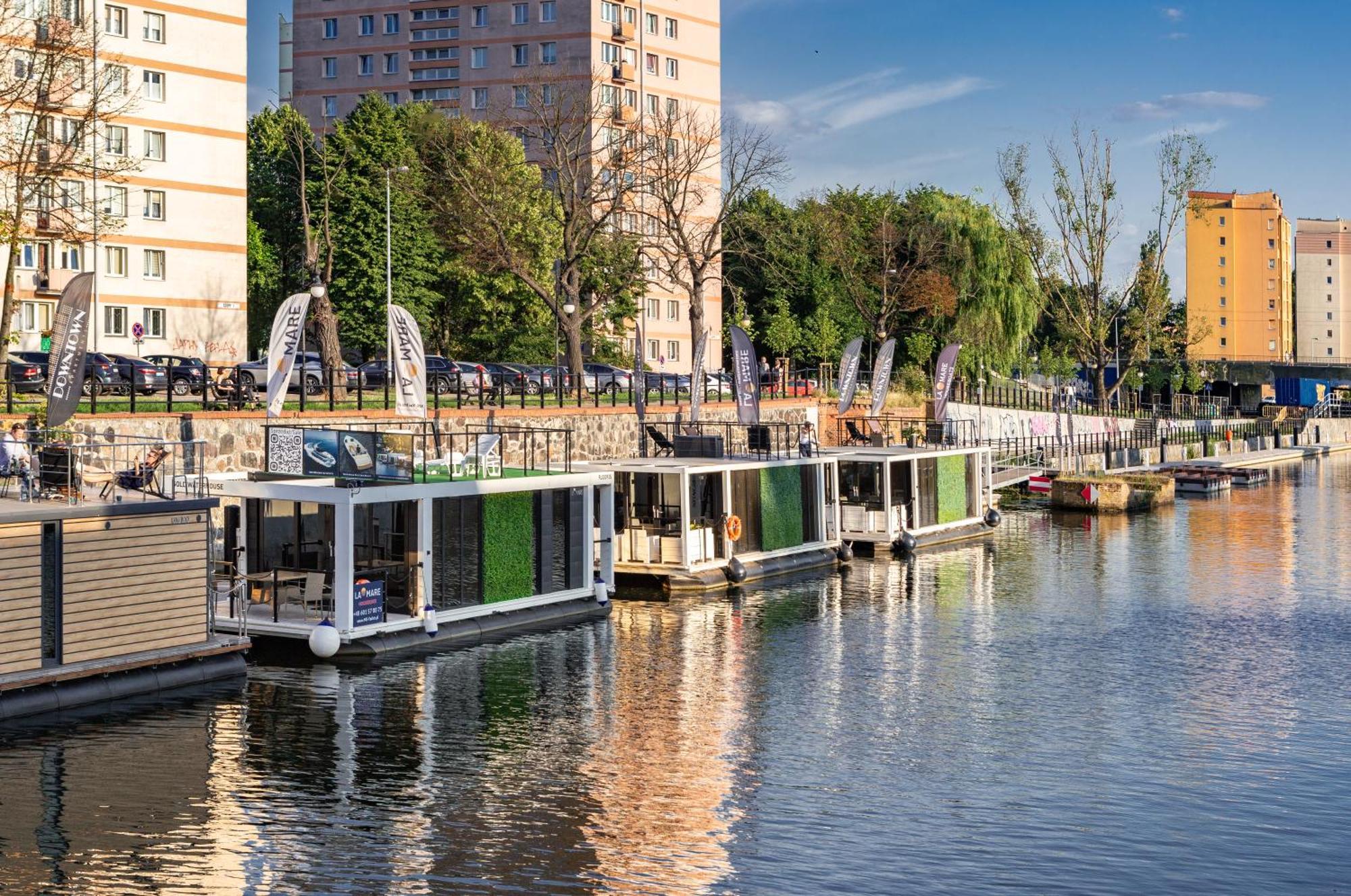 Domy Na Wodzie - La Mare Motlava Houseboats With Sauna By Downtown Apartments Gdansk Bagian luar foto