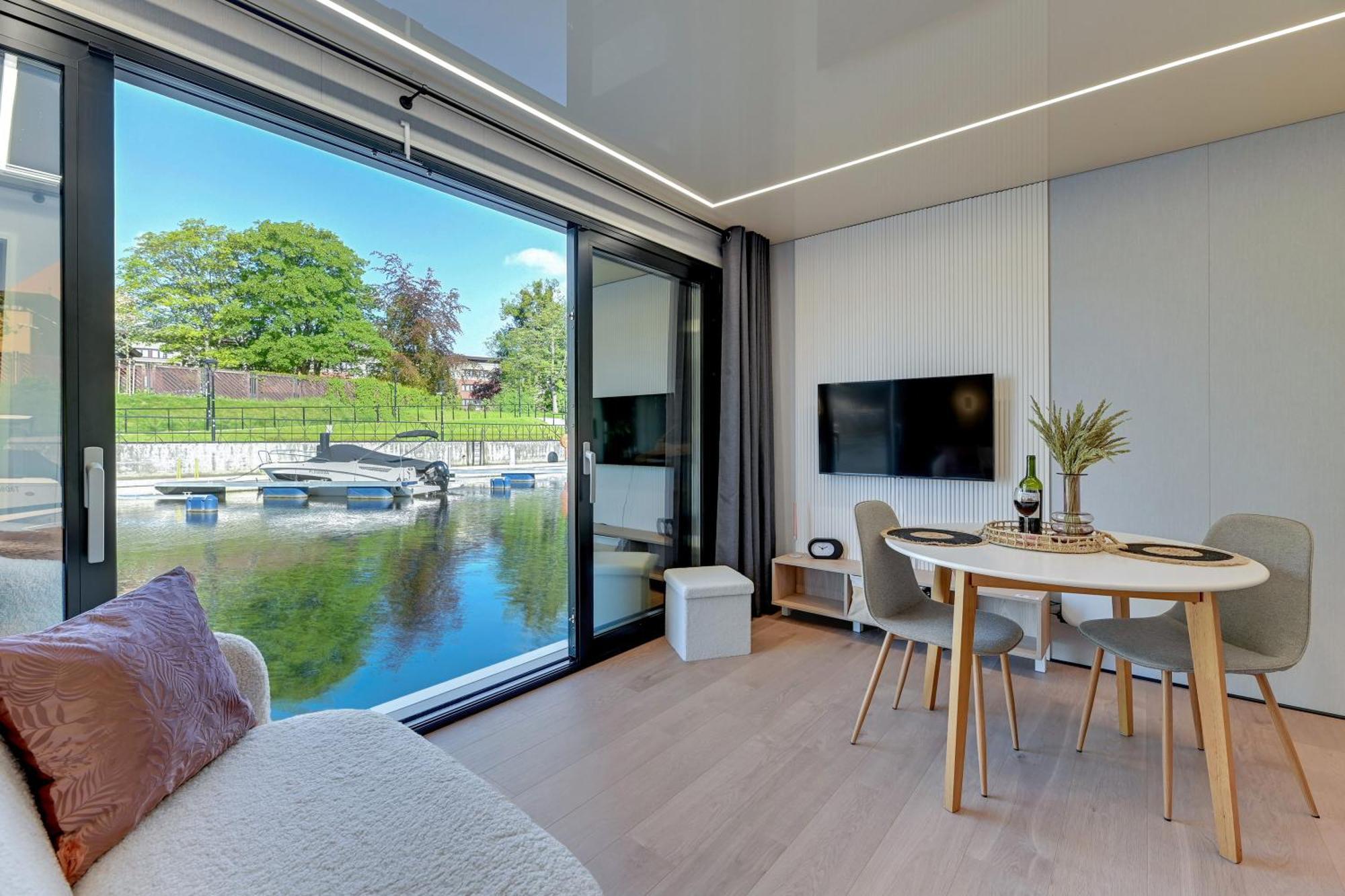 Domy Na Wodzie - La Mare Motlava Houseboats With Sauna By Downtown Apartments Gdansk Bagian luar foto