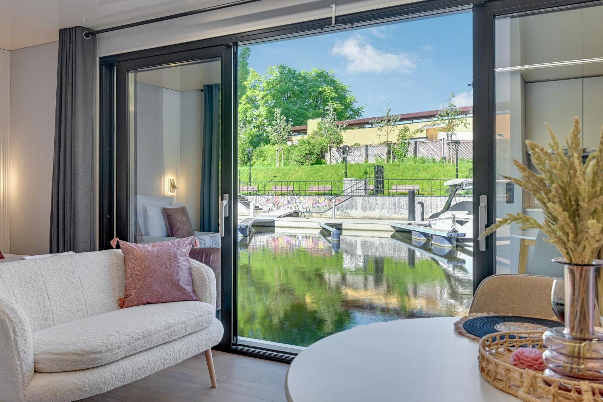 Domy Na Wodzie - La Mare Motlava Houseboats With Sauna By Downtown Apartments Gdansk Bagian luar foto