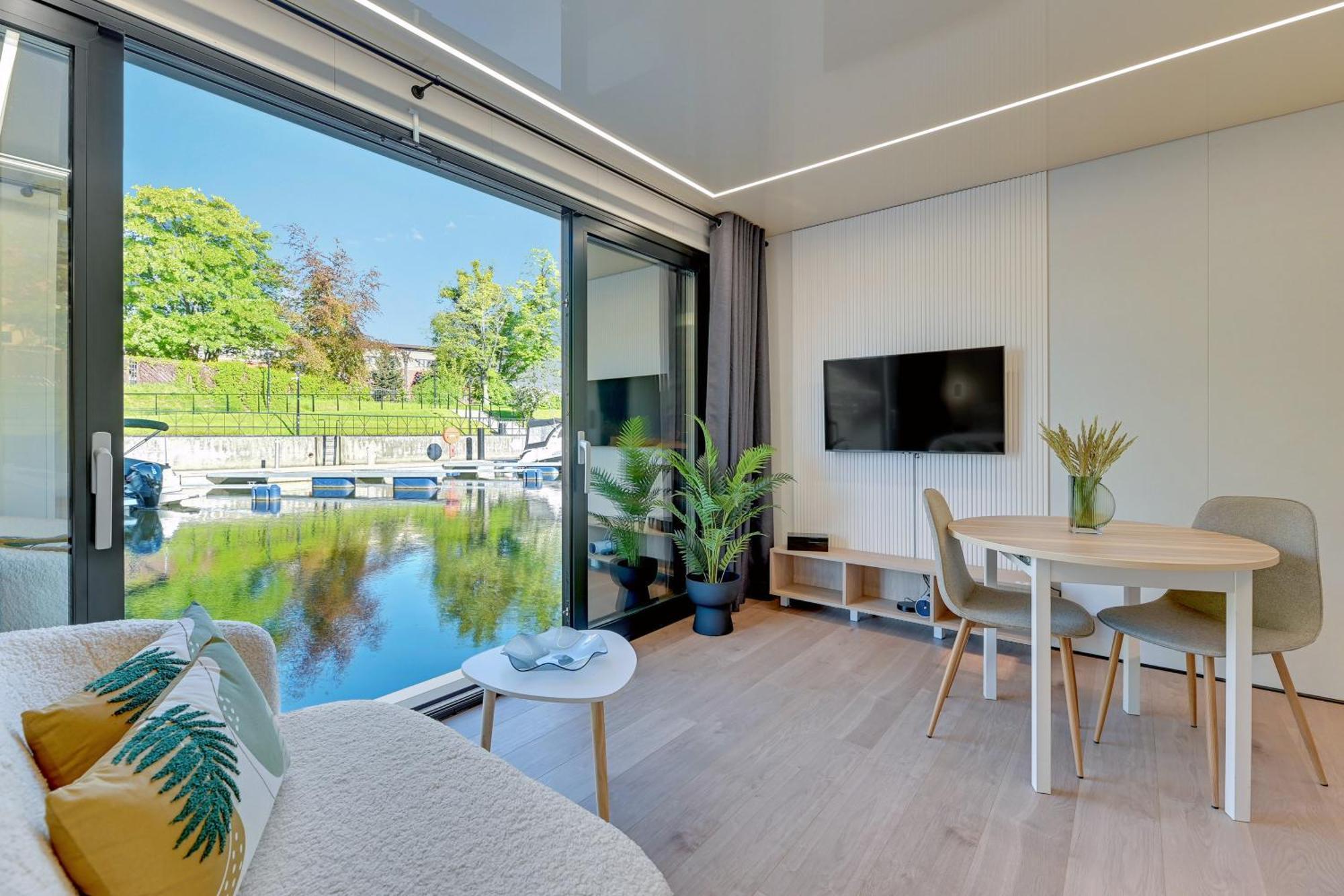 Domy Na Wodzie - La Mare Motlava Houseboats With Sauna By Downtown Apartments Gdansk Bagian luar foto