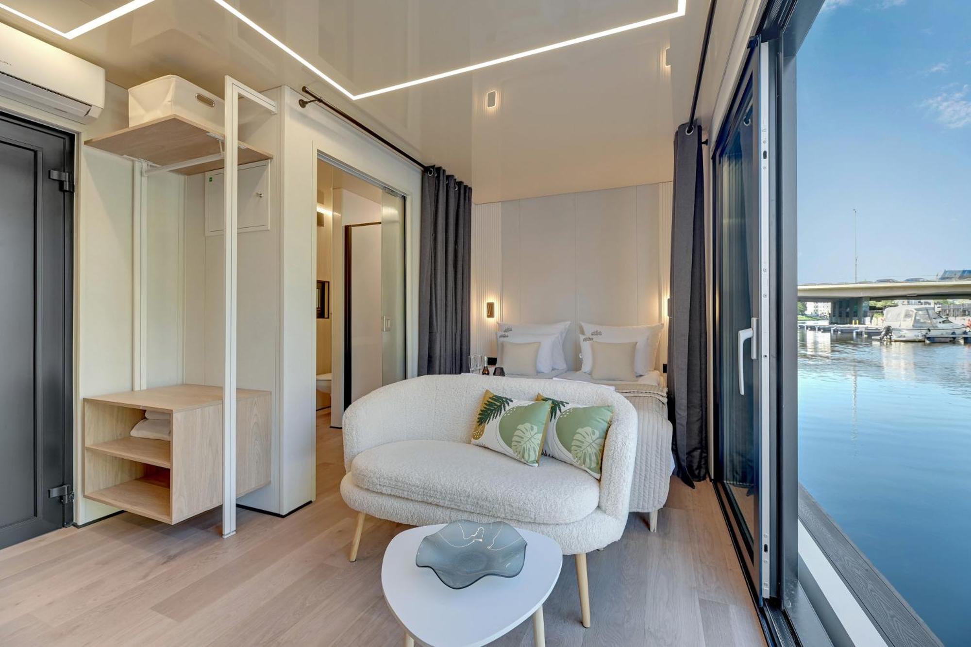 Domy Na Wodzie - La Mare Motlava Houseboats With Sauna By Downtown Apartments Gdansk Ruang foto