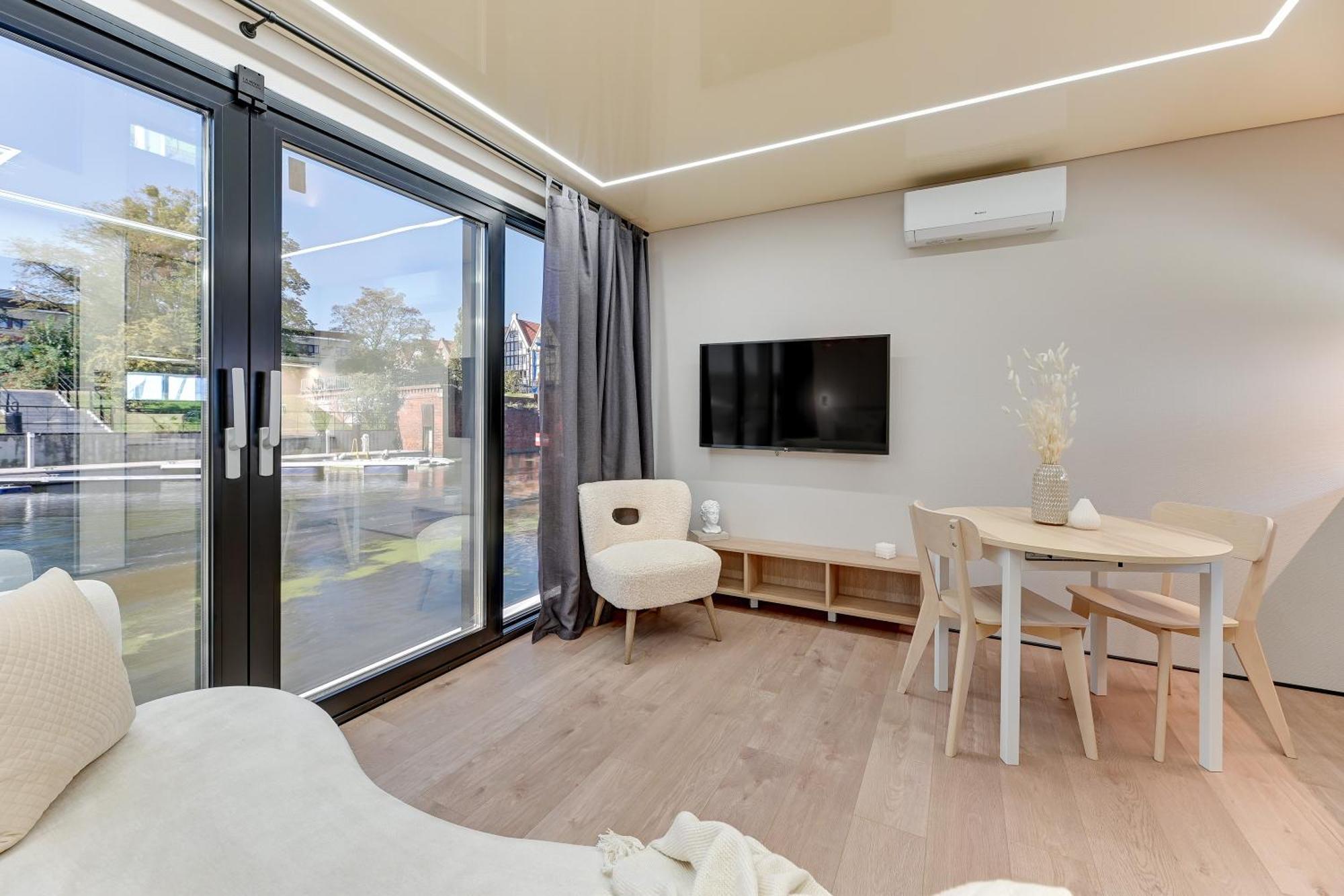 Domy Na Wodzie - La Mare Motlava Houseboats With Sauna By Downtown Apartments Gdansk Ruang foto